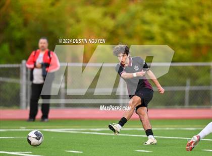 Thumbnail 1 in A&M Consolidated vs. East View (UIL 5A Region III Area Round) photogallery.
