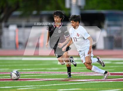Thumbnail 2 in A&M Consolidated vs. East View (UIL 5A Region III Area Round) photogallery.