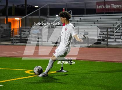 Thumbnail 1 in A&M Consolidated vs. East View (UIL 5A Region III Area Round) photogallery.
