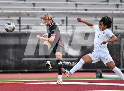 Thumbnail 1 in A&M Consolidated vs. East View (UIL 5A Region III Area Round) photogallery.