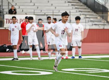 Thumbnail 1 in A&M Consolidated vs. East View (UIL 5A Region III Area Round) photogallery.