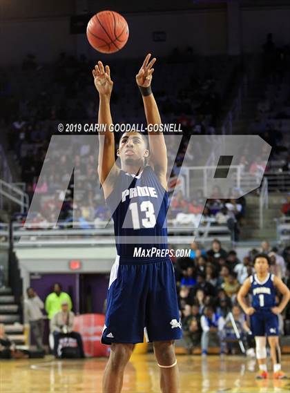 Thumbnail 2 in Washington County vs. Henderson Collegiate (NCHSAA 1A Regional Round) photogallery.