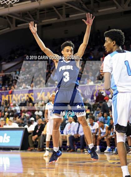 Thumbnail 2 in Washington County vs. Henderson Collegiate (NCHSAA 1A Regional Round) photogallery.