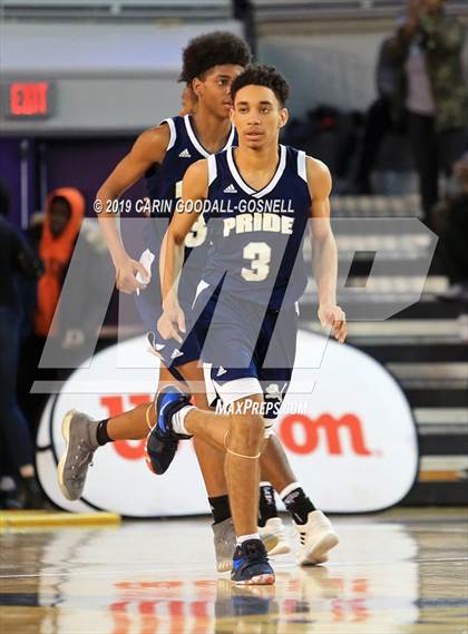 Thumbnail 3 in Washington County vs. Henderson Collegiate (NCHSAA 1A Regional Round) photogallery.