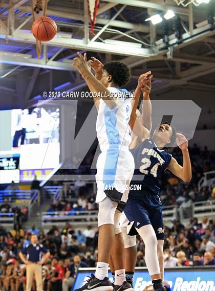 Thumbnail 2 in Washington County vs. Henderson Collegiate (NCHSAA 1A Regional Round) photogallery.