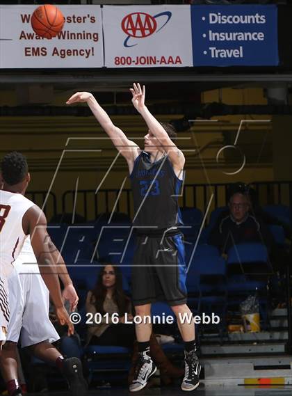 Thumbnail 1 in Saunders vs Mt. Vernon (Section 1 Class AA Semifinal) photogallery.