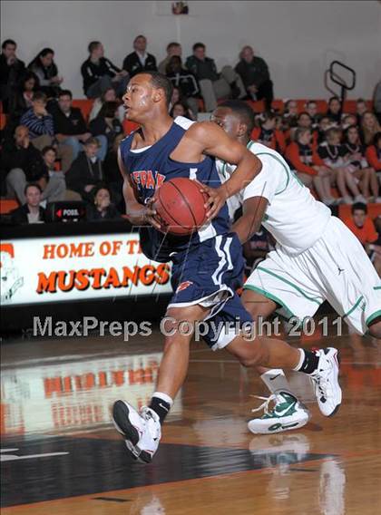 Thumbnail 3 in Cosumnes Oaks vs. St. Mary's (MLK Jr. Camillia Classic) photogallery.