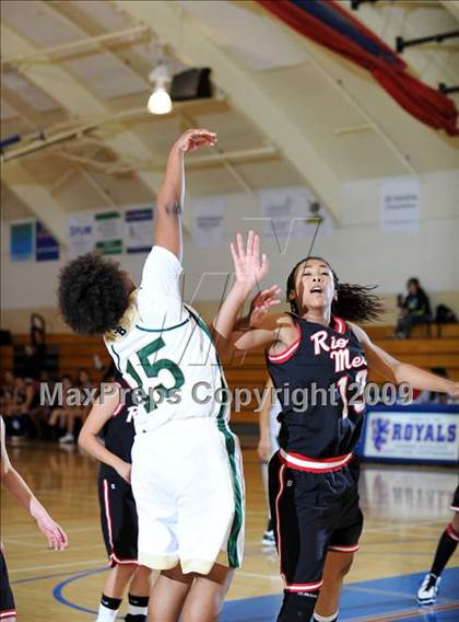 Thumbnail 1 in Santa Barbara vs. Rio Mesa photogallery.