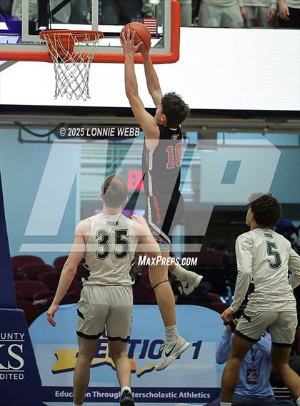 Thumbnail 1 in Rye vs. Yorktown (NYSPHSAA Section 1 Class AA Semifinal) photogallery.
