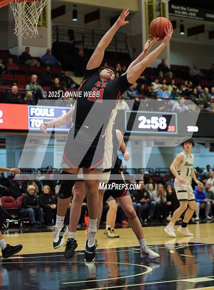 Thumbnail 1 in Rye vs. Yorktown (NYSPHSAA Section 1 Class AA Semifinal) photogallery.