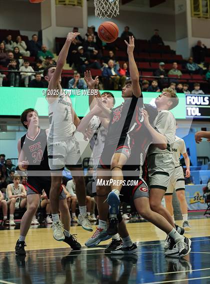 Thumbnail 1 in Rye vs. Yorktown (NYSPHSAA Section 1 Class AA Semifinal) photogallery.