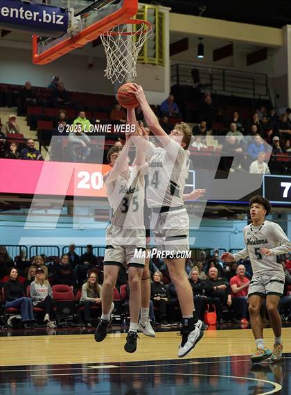 Thumbnail 2 in Rye vs. Yorktown (NYSPHSAA Section 1 Class AA Semifinal) photogallery.