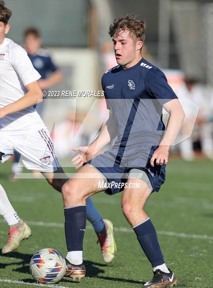 Thumbnail 3 in Fontana vs Crescenta Valley (CIF SS D3 Round 1 Playoff) photogallery.