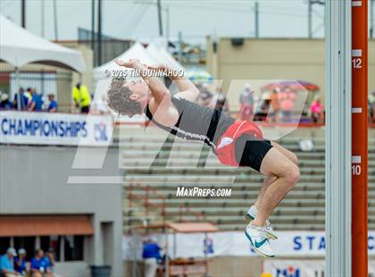 Thumbnail 1 in UIL 5A Boys Track & Field Finals photogallery.