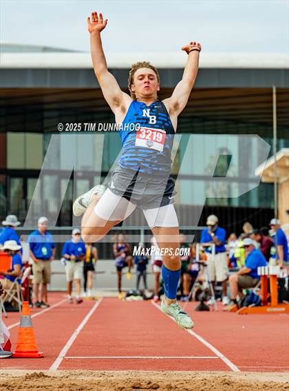 Thumbnail 2 in UIL 5A Boys Track & Field Finals photogallery.
