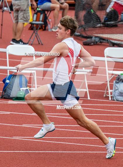 Thumbnail 3 in UIL 5A Boys Track & Field Finals photogallery.