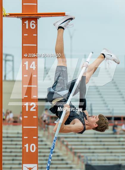 Thumbnail 1 in UIL 5A Boys Track & Field Finals photogallery.