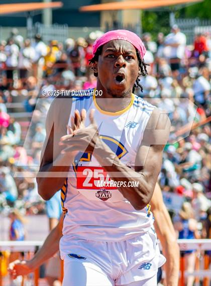 Thumbnail 3 in UIL 5A Boys Track & Field Finals photogallery.