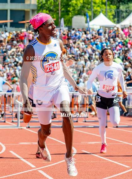 Thumbnail 2 in UIL 5A Boys Track & Field Finals photogallery.