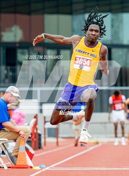 Thumbnail 1 in UIL 5A Boys Track & Field Finals photogallery.