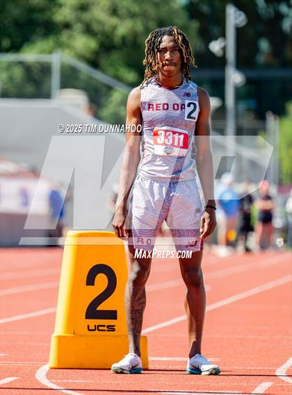 Thumbnail 1 in UIL 5A Boys Track & Field Finals photogallery.