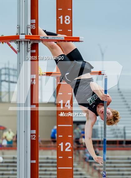 Thumbnail 2 in UIL 5A Boys Track & Field Finals photogallery.