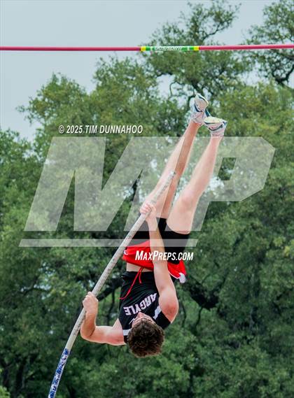 Thumbnail 3 in UIL 5A Boys Track & Field Finals photogallery.