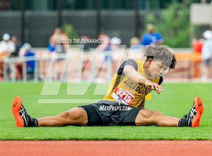 Thumbnail 1 in UIL 5A Boys Track & Field Finals photogallery.