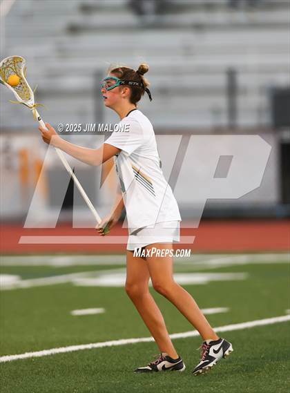 Thumbnail 2 in San Ramon Valley vs. Acalanes (CIF NCS D1 Round 1) photogallery.