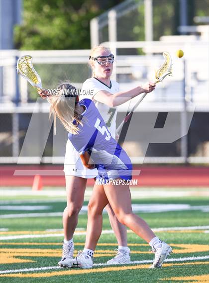 Thumbnail 3 in San Ramon Valley vs. Acalanes (CIF NCS D1 Round 1) photogallery.