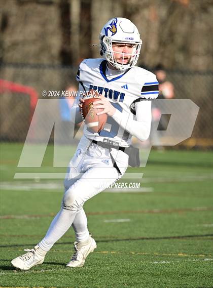 Thumbnail 2 in Newtown @ New Canaan (CIAC Class L Semifinal) photogallery.