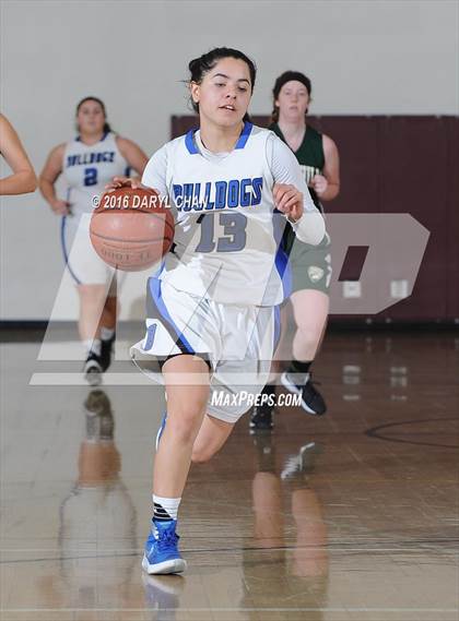 Thumbnail 3 in Burbank vs South Hills photogallery.