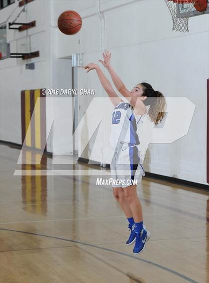Thumbnail 2 in Burbank vs South Hills photogallery.
