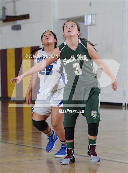 Thumbnail 2 in Burbank vs South Hills photogallery.