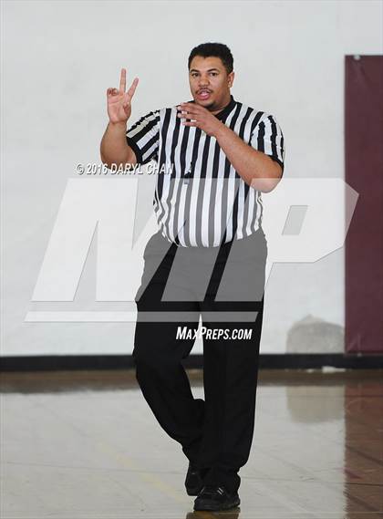 Thumbnail 2 in Burbank vs South Hills photogallery.