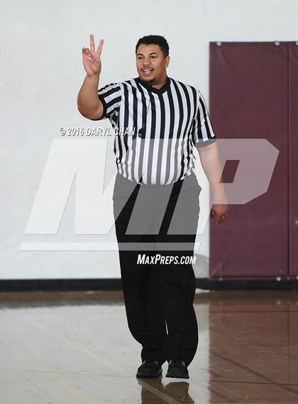 Thumbnail 1 in Burbank vs South Hills photogallery.