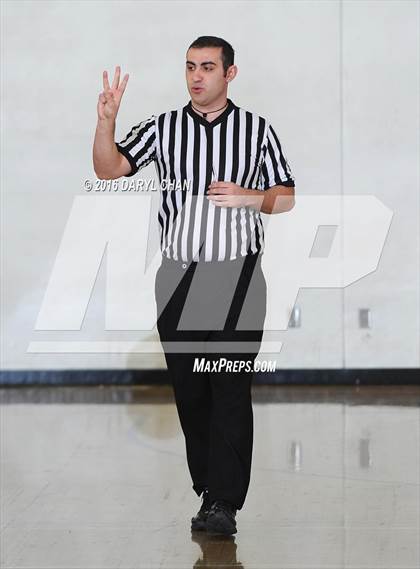 Thumbnail 3 in Burbank vs South Hills photogallery.