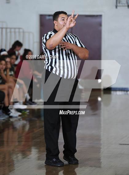 Thumbnail 3 in Burbank vs South Hills photogallery.