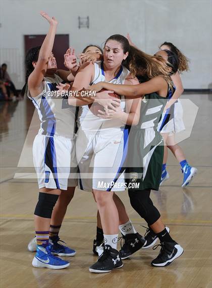 Thumbnail 3 in Burbank vs South Hills photogallery.