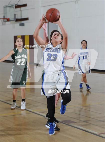 Thumbnail 3 in Burbank vs South Hills photogallery.