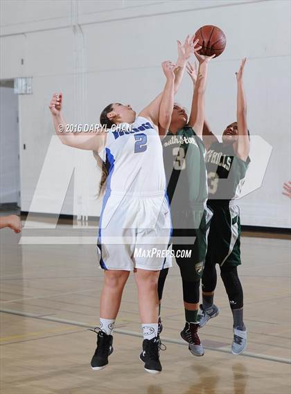 Thumbnail 1 in Burbank vs South Hills photogallery.