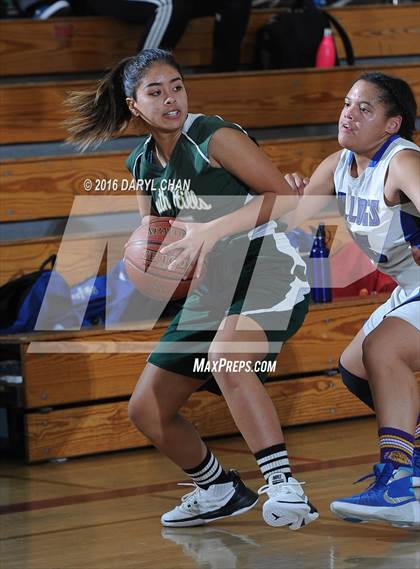 Thumbnail 2 in Burbank vs South Hills photogallery.
