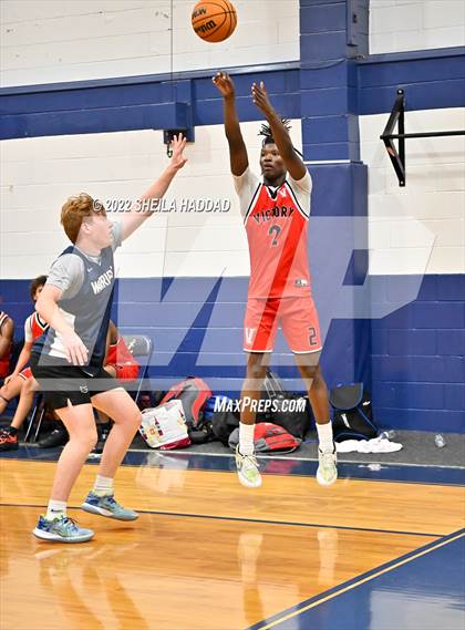 Thumbnail 2 in Calvary Christian vs Victory Christian (The Hoop Vibe) photogallery.