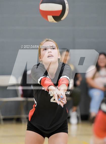 Thumbnail 2 in Red Mesa vs. Cocoino (Epic Tourneys Volleyball Invite) photogallery.