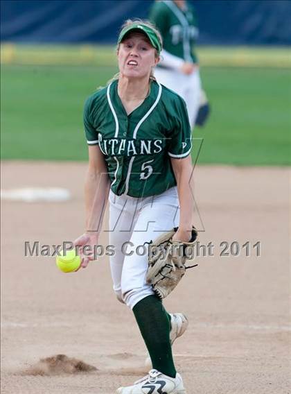 Thumbnail 3 in Grossmont vs Poway (CIF SDS D1 Final) photogallery.