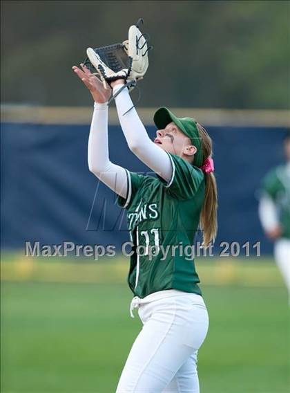 Thumbnail 2 in Grossmont vs Poway (CIF SDS D1 Final) photogallery.