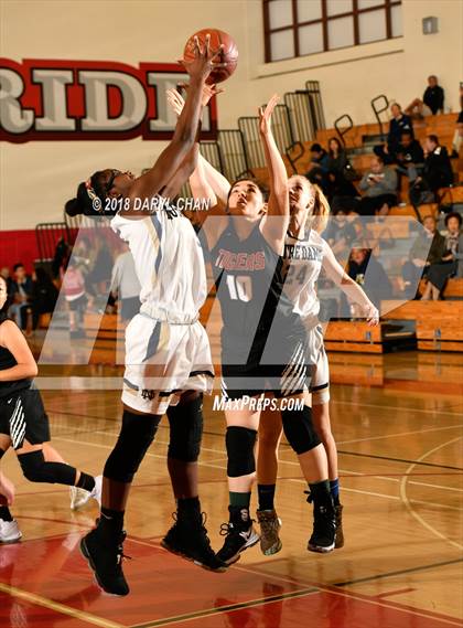 Thumbnail 2 in Notre Dame (SO) vs. South Pasadena (Mark Keppel Tournament) photogallery.