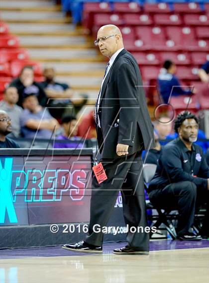 Thumbnail 1 in Sacramento vs. Whitney (CIF SJS D2 Semifinal) photogallery.
