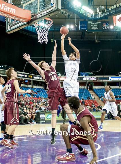 Thumbnail 3 in Sacramento vs. Whitney (CIF SJS D2 Semifinal) photogallery.