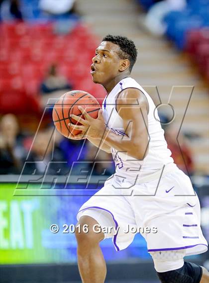 Thumbnail 2 in Sacramento vs. Whitney (CIF SJS D2 Semifinal) photogallery.